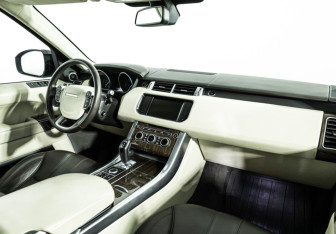 Подержанный автомобиль Land Rover Range Rover Sport 2014 года (9 фото)