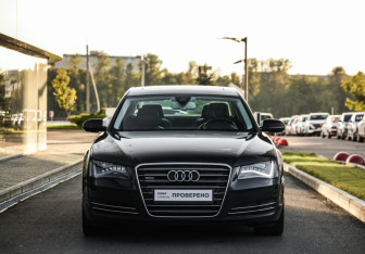 Подержанный автомобиль Audi A8 2011 года (4 фото)