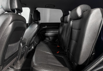 Подержанный автомобиль Kia Sorento 2014 года (12 фото)