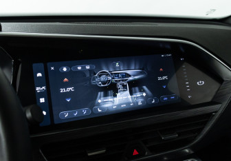 Подержанный автомобиль Geely Tugella 2023 года (19 фото)