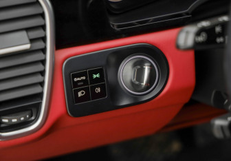 Подержанный автомобиль Porsche Cayenne 2019 года (26 фото)