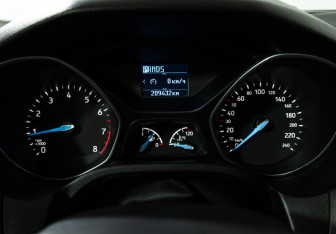 Подержанный автомобиль Ford Focus Hatchback 2018 года (12 фото)