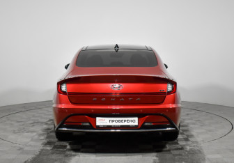 Подержанный автомобиль Hyundai Sonata 2020 года (6 фото)
