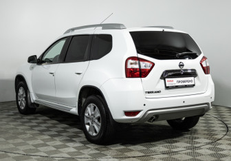Подержанный автомобиль Nissan Terrano 2019 года (7 фото)