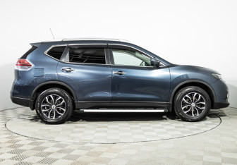 Подержанный автомобиль Nissan X-Trail 2015 года (4 фото)