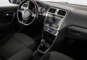 Подержанный автомобиль Volkswagen Polo Sedan 2016 года (9 фото)