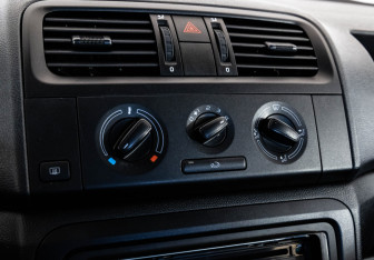 Подержанный автомобиль Skoda Fabia Hatchback 2010 года (11 фото)