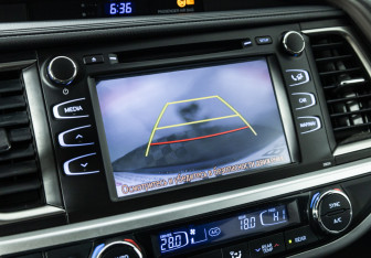 Подержанный автомобиль Toyota Highlander 2014 года (15 фото)