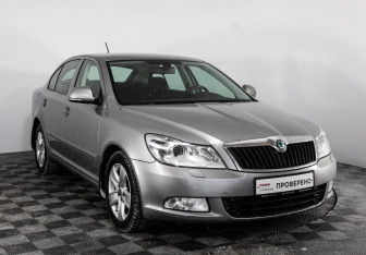 Подержанный автомобиль Skoda Octavia Liftback 2012 года (3 фото)