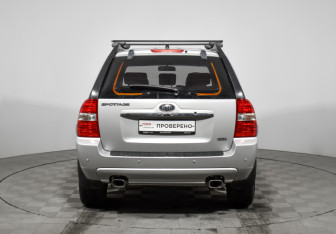 Подержанный автомобиль Kia Sportage 2007 года (6 фото)