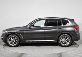 Подержанный автомобиль BMW X3 2019 года (8 фото)