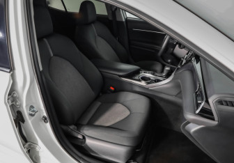 Подержанный автомобиль Toyota Camry Sedan 2021 года (23 фото)