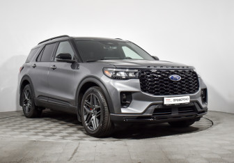 Подержанный автомобиль Ford Explorer 2024 года (3 фото)