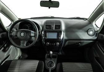 Подержанный автомобиль Suzuki SX4 Hatchback 2011 года (13 фото)