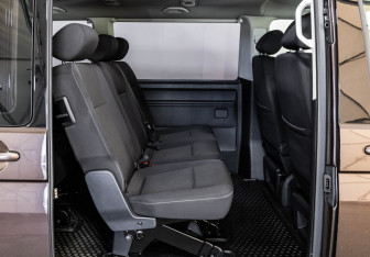 Подержанный автомобиль Volkswagen Caravelle 2019 года (17 фото)