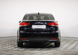 Подержанный автомобиль Kia Cerato Sedan 2018 года (6 фото)