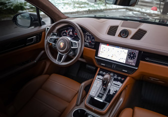 Подержанный автомобиль Porsche Cayenne 2018 года (11 фото)