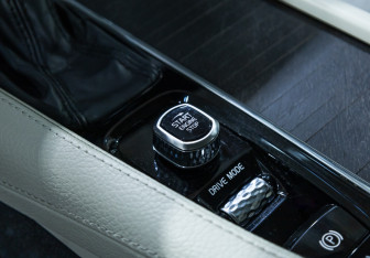 Подержанный автомобиль Volvo V90 Cross Country 2019 года (28 фото)