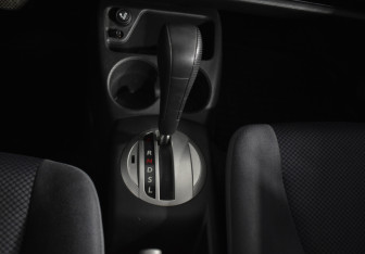 Подержанный автомобиль Honda Jazz 2008 года (16 фото)