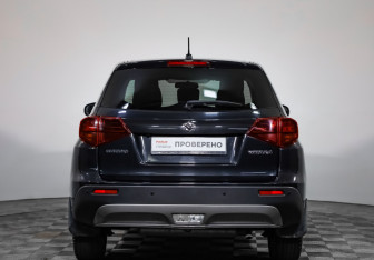 Подержанный автомобиль Suzuki Vitara 2021 года (6 фото)