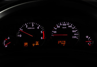 Подержанный автомобиль Nissan Pathfinder 2012 года (24 фото)