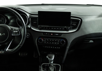 Подержанный автомобиль Kia Ceed Wagon 2021 года (14 фото)