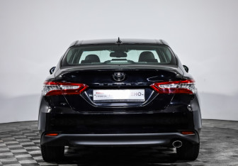 Подержанный автомобиль Toyota Camry Sedan 2019 года (6 фото)