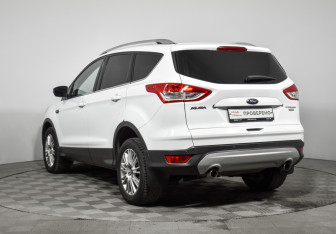 Подержанный автомобиль Ford Kuga 2015 года (7 фото)