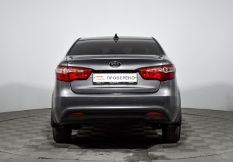 Подержанный автомобиль Kia Rio Sedan 2012 года (6 фото)