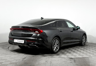 Подержанный автомобиль Kia K5 2021 года (5 фото)