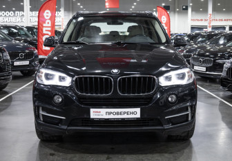Подержанный автомобиль BMW X5 2015 года (3 фото)
