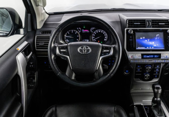 Подержанный автомобиль Toyota Land Cruiser Prado 2018 года (14 фото)