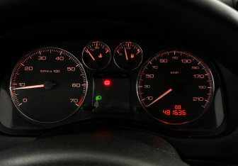 Подержанный автомобиль Peugeot 307 Hatchback 2005 года (15 фото)