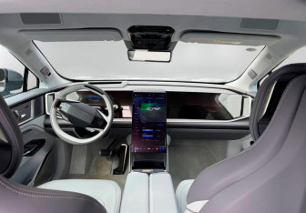 Подержанный автомобиль HiPhi Y 2023 года (5 фото)