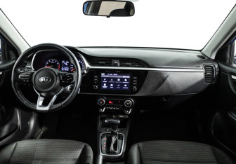 Подержанный автомобиль Kia Rio Sedan 2021 года (13 фото)