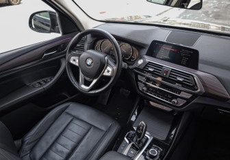 Подержанный автомобиль BMW X3 2020 года (9 фото)