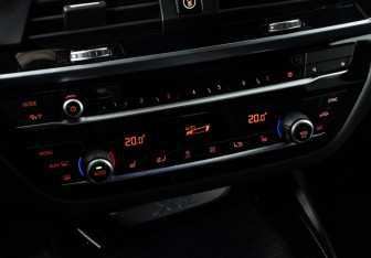 Подержанный автомобиль BMW X3 2020 года (17 фото)