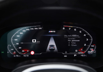 Подержанный автомобиль BMW M5 Sedan 2022 года (18 фото)