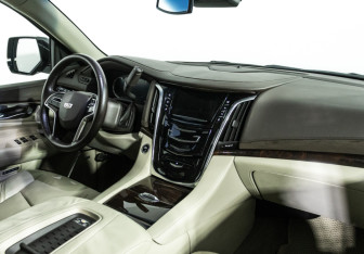 Подержанный автомобиль Cadillac Escalade Suv 2016 года (9 фото)