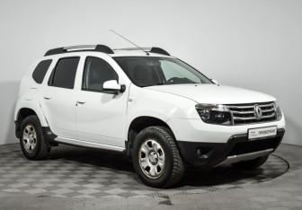 Подержанный автомобиль Renault Duster 2014 года (3 фото)