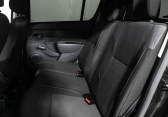 Подержанный автомобиль Renault Sandero 2020 года (10 фото)