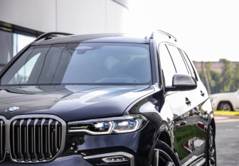 Подержанный автомобиль BMW X7 2019 года (2 фото)