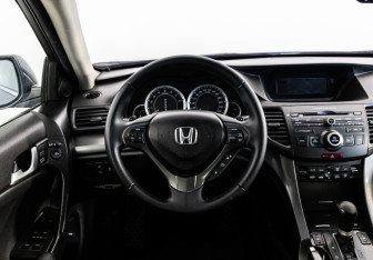 Подержанный автомобиль Honda Accord Sedan 2011 года (13 фото)
