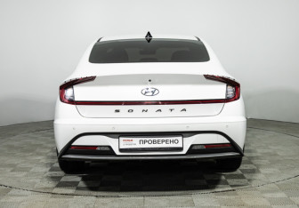 Подержанный автомобиль Hyundai Sonata 2020 года (6 фото)
