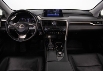 Подержанный автомобиль Lexus RX 2018 года (12 фото)