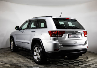 Подержанный автомобиль Jeep Grand Cherokee 2012 года (7 фото)