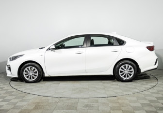 Подержанный автомобиль Kia Cerato Sedan 2019 года (8 фото)