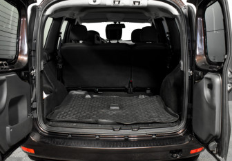 Подержанный автомобиль LADA (ВАЗ) Largus Wagon 2018 года (17 фото)