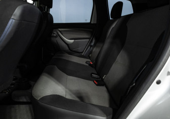 Подержанный автомобиль Renault Duster 2015 года (10 фото)