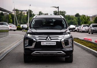 Подержанный автомобиль Mitsubishi Pajero Sport 2021 года (4 фото)